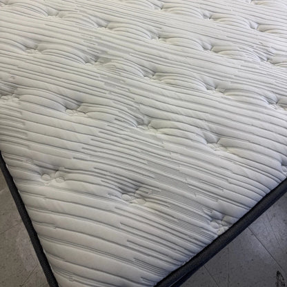 Hudson Deluxe Mattress 14"